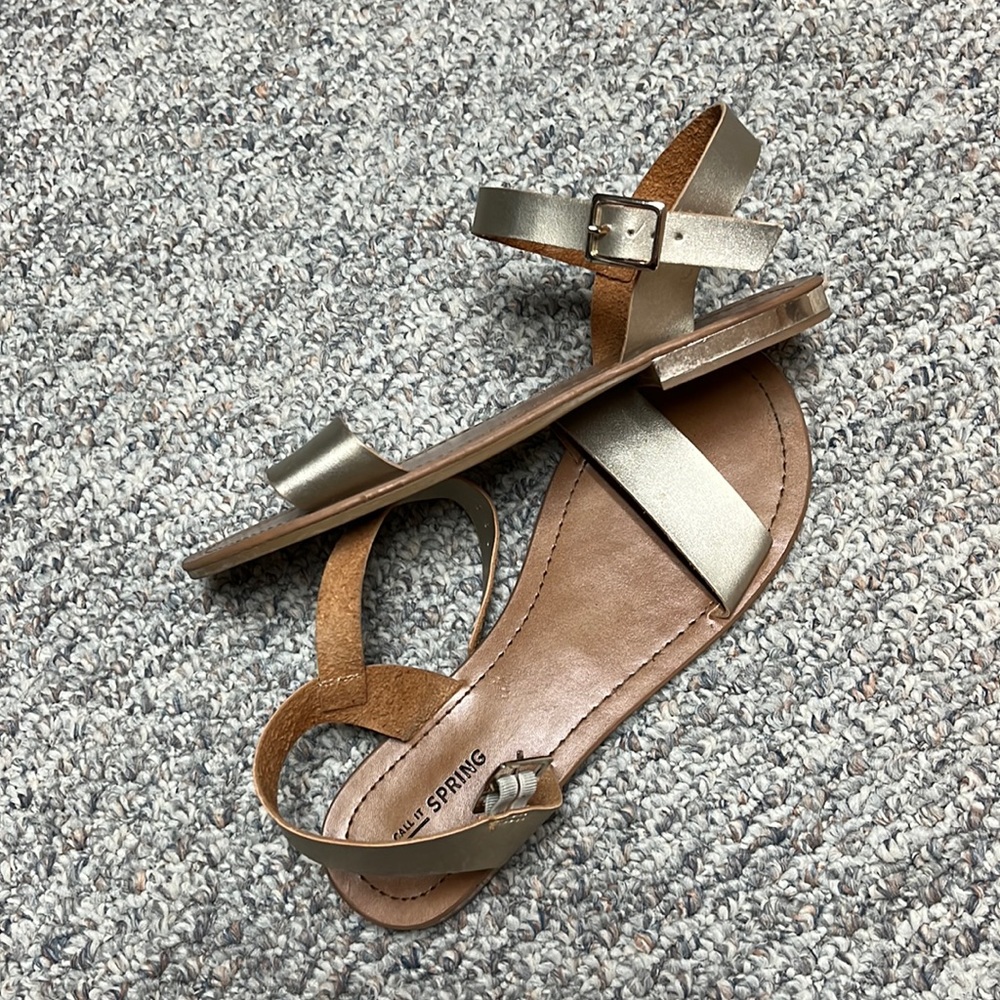 Call it Spring sandals Sz 9
